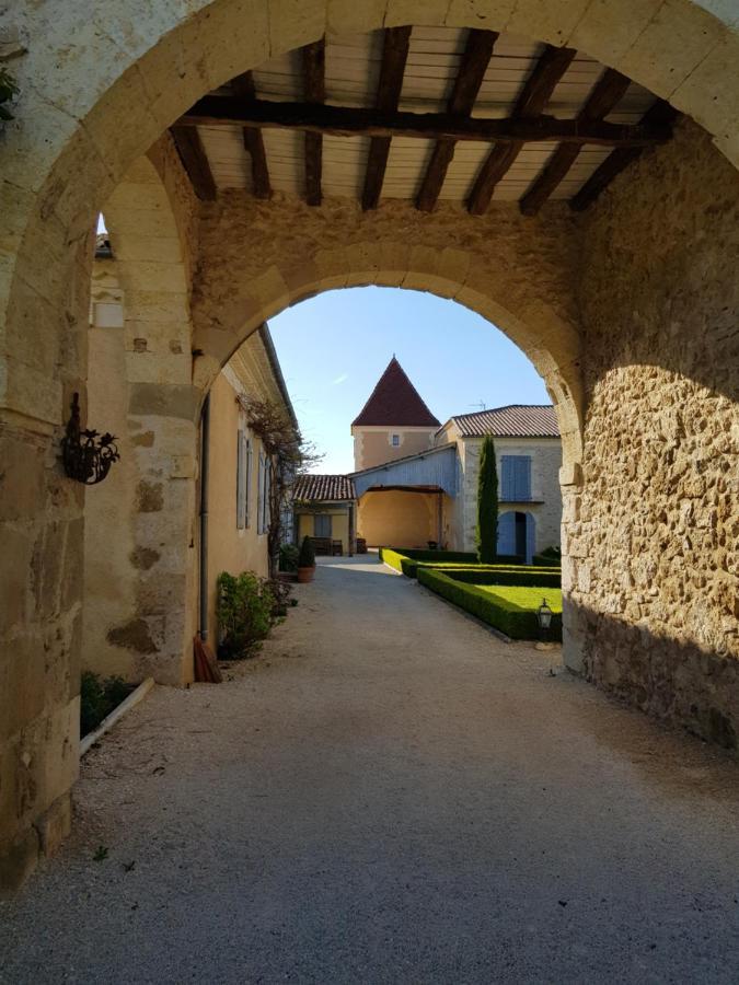 Propriete Le Monneton Bed & Breakfast Sainte-Christie Exterior photo